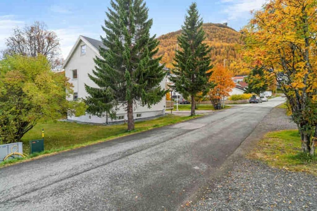 شقة ترومسو  في Fin Leilighet I Tromsdalen. المظهر الخارجي الصورة