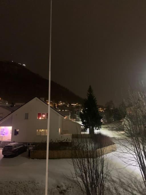شقة ترومسو  في Fin Leilighet I Tromsdalen. المظهر الخارجي الصورة